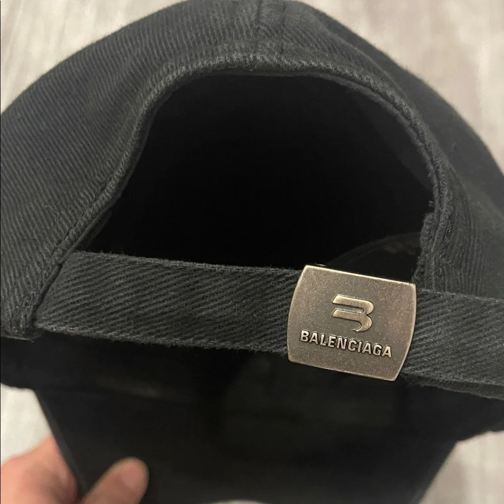 Balenciaga Black Baseball Cap with White Embroidered Logo - Picture 3 of 5